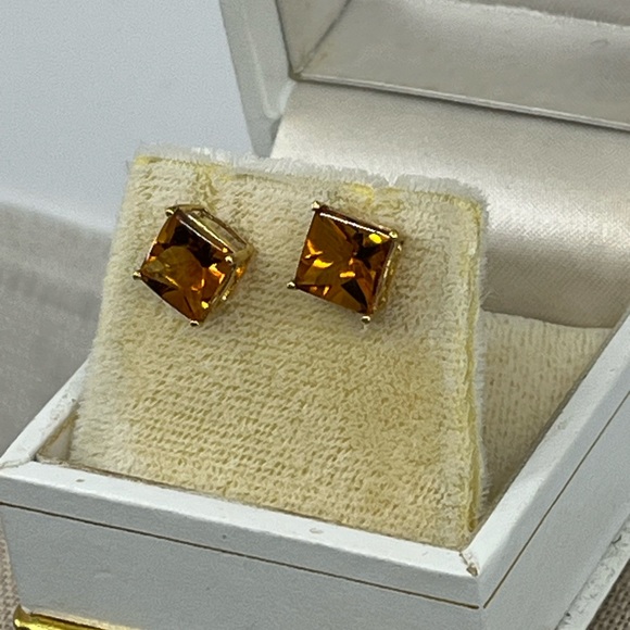 Vintage 14K Yellow Gold Princess Cut Citrine Stud Earrings - Picture 9 of 17